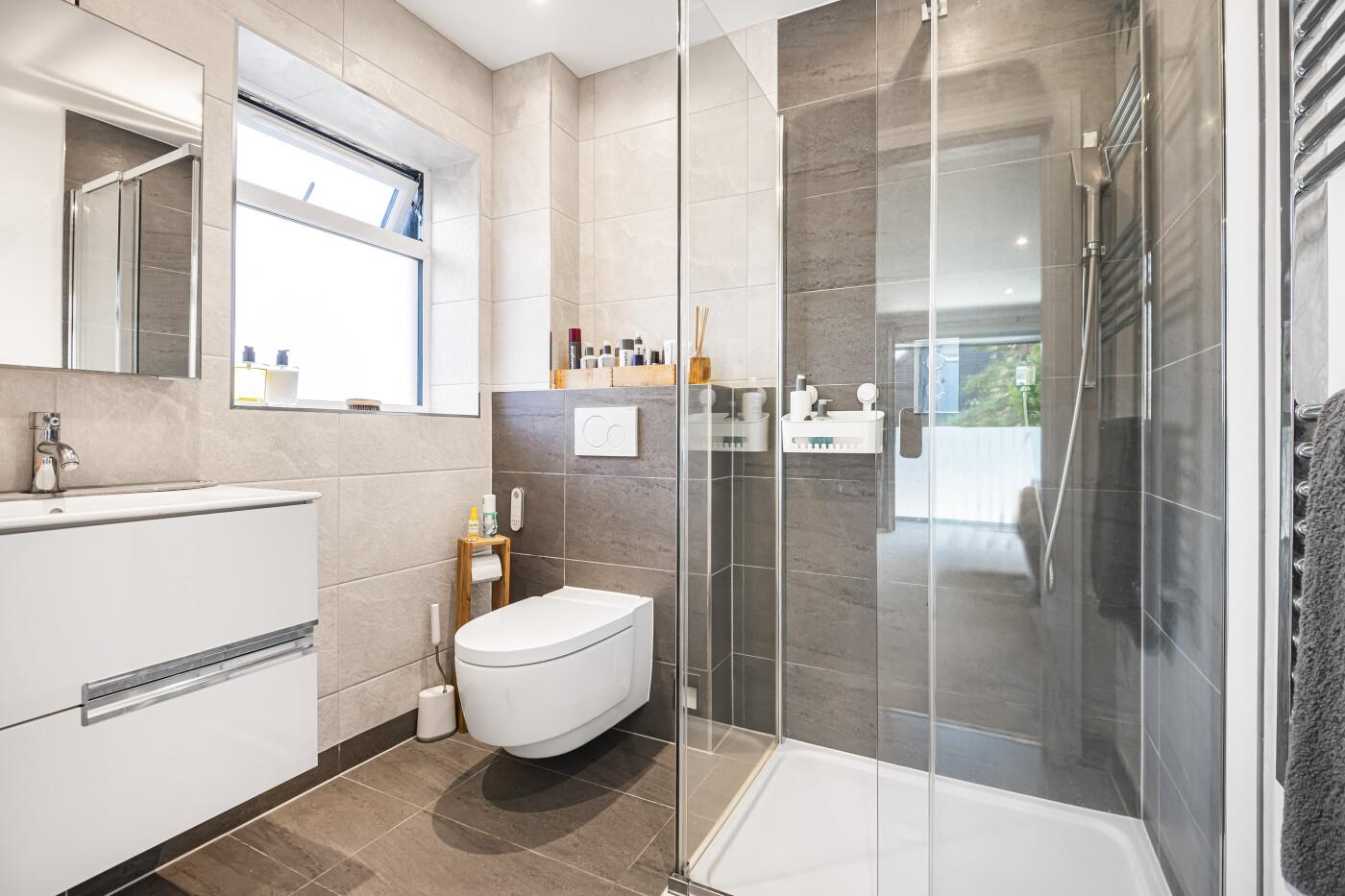 Flint Close, Rotherfield Greys, Henley-On-Thames